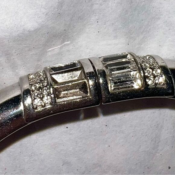 MICHAEL KORS Magnetic Silver Tone Crystal Diamond Pave Bangle Bracelet Gorgeous! - Picture 7 of 8